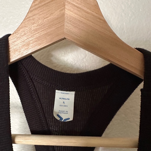 Old Navy Ribbed Crop Racerback Tank - Picture 2 of 3
